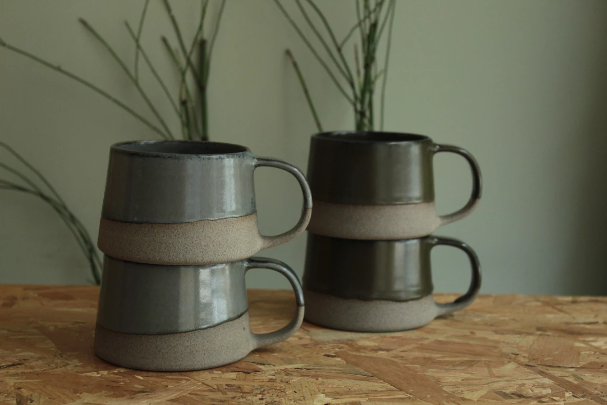 Short mugs in different colors
