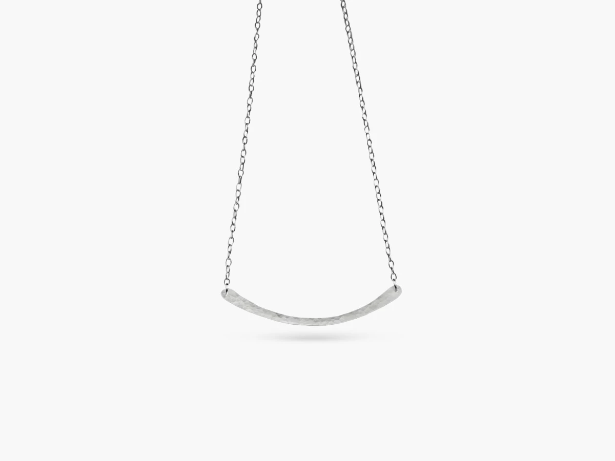 Hammered bar necklace