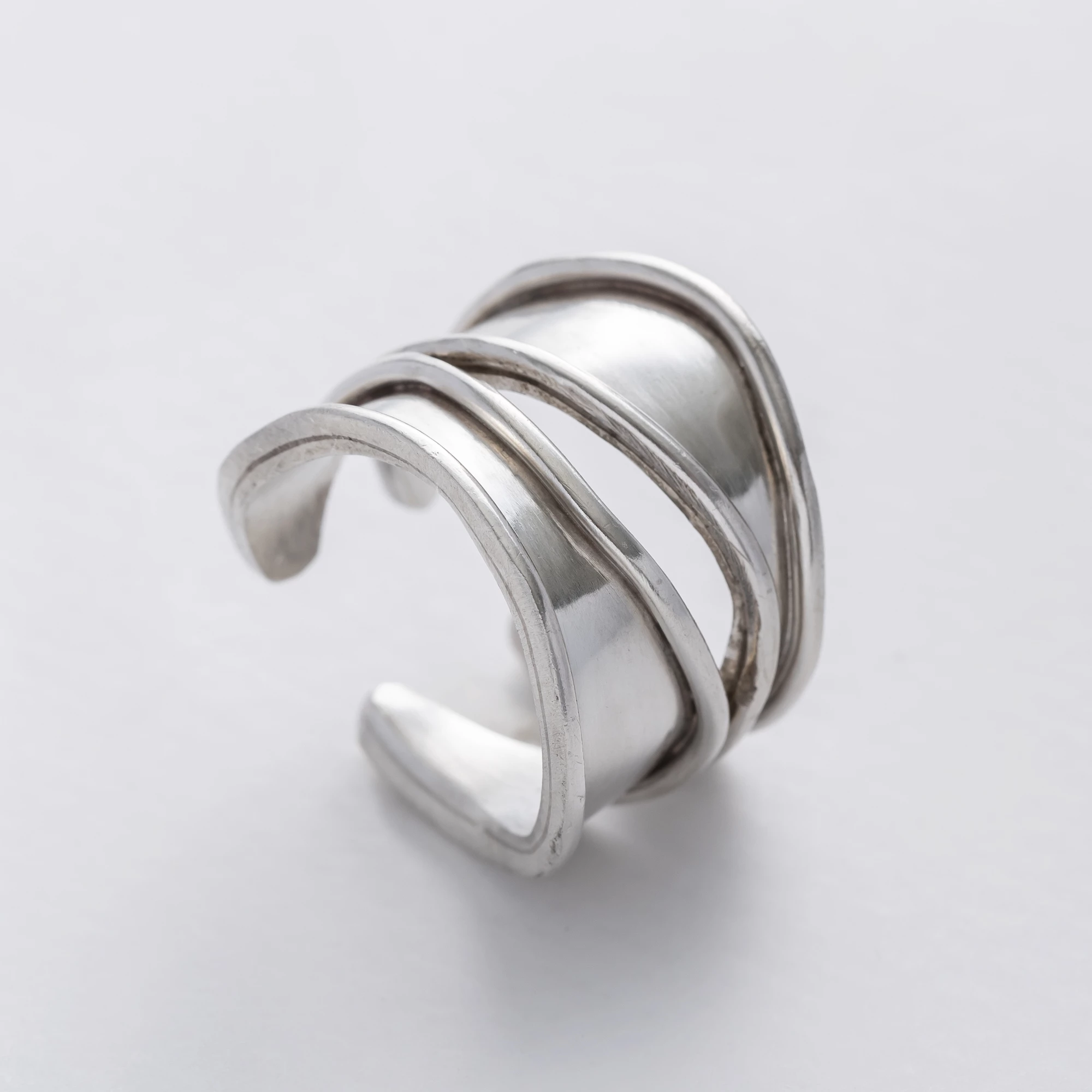Nalu Silver Ring