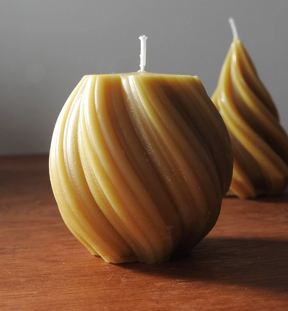 100% Beeswax Candle
Επιτραπέζιο κερί από 100% κερί μέλισσας