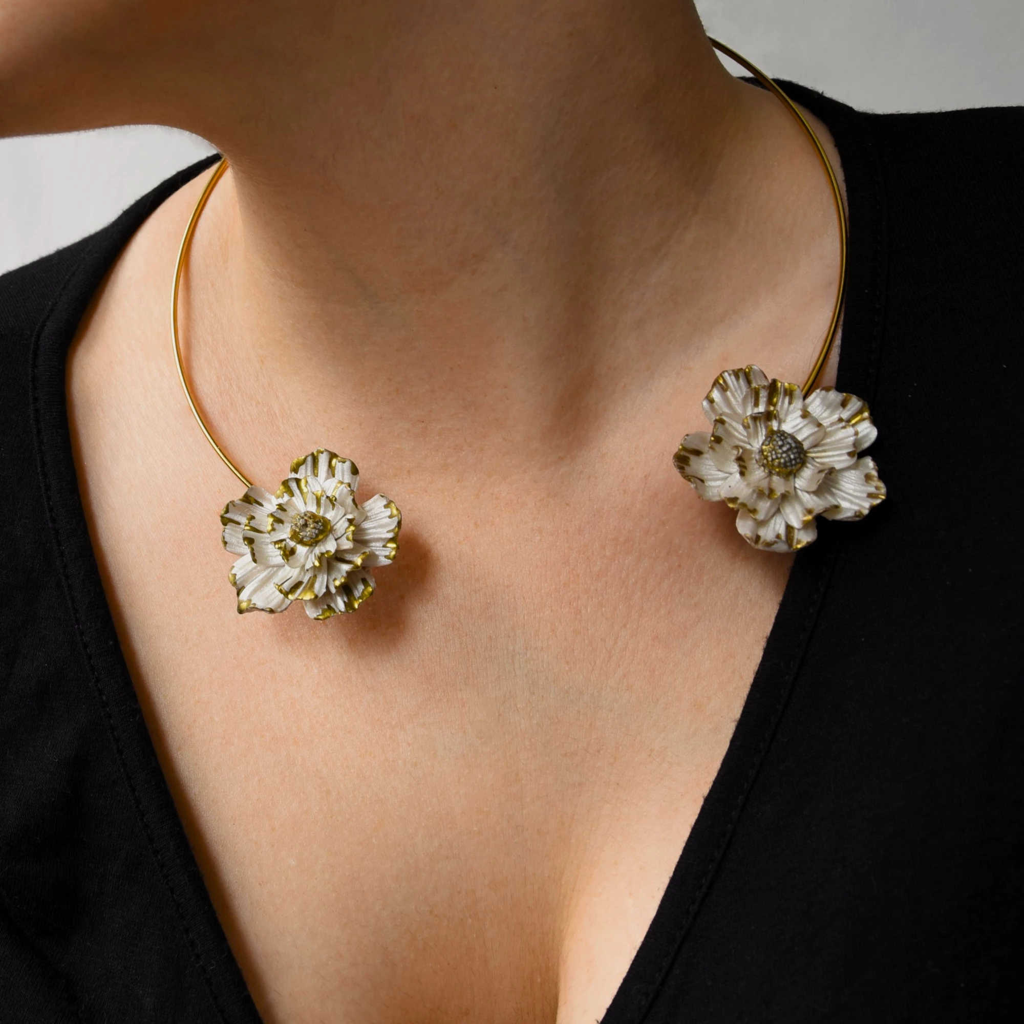 Flower Collar Necklace | White

