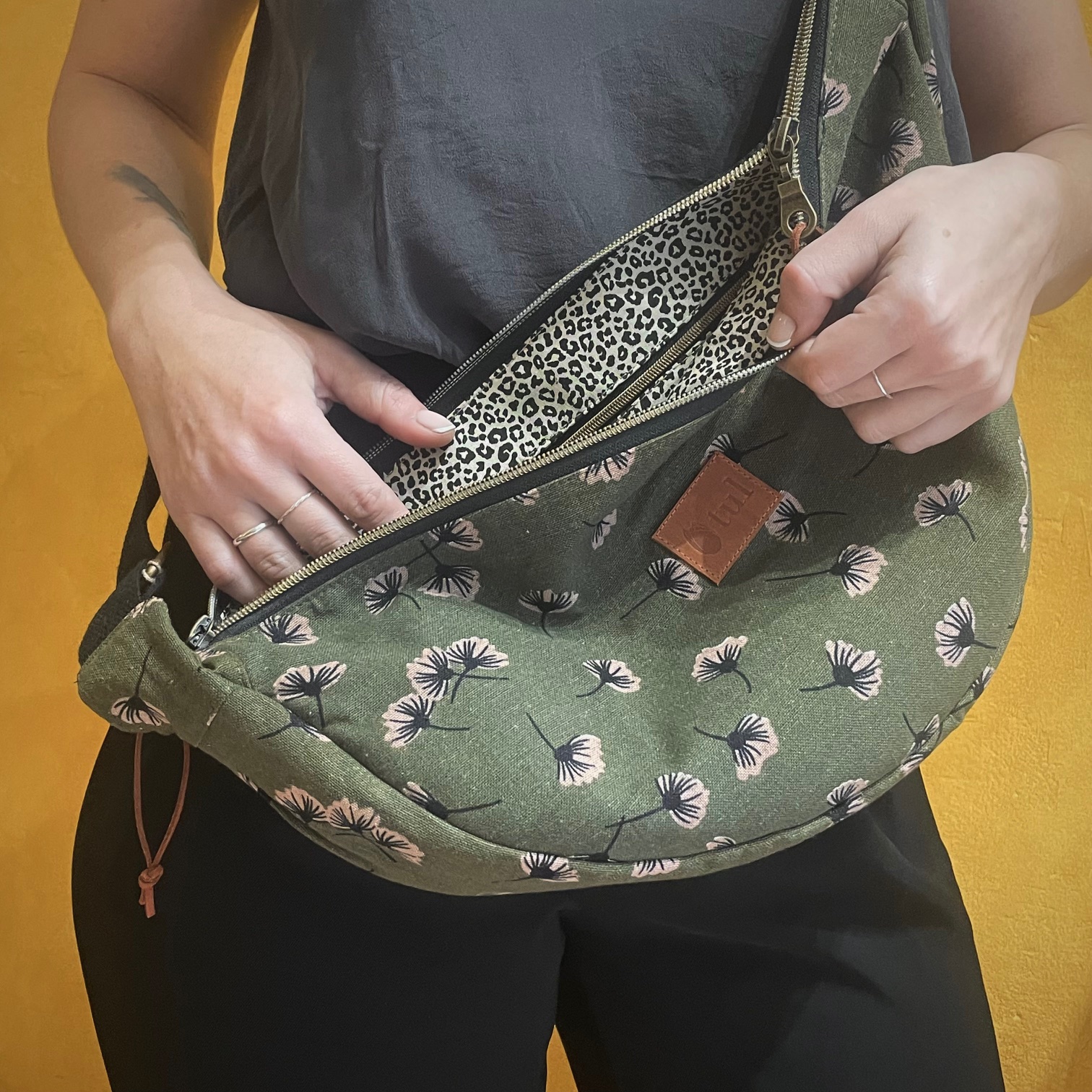 Hobo bag large με λουλούδι