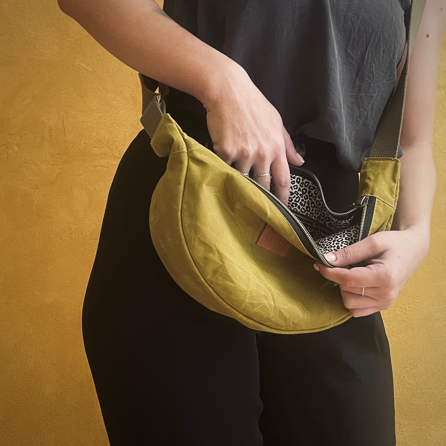 Hobo bag small Μουσταρδί 