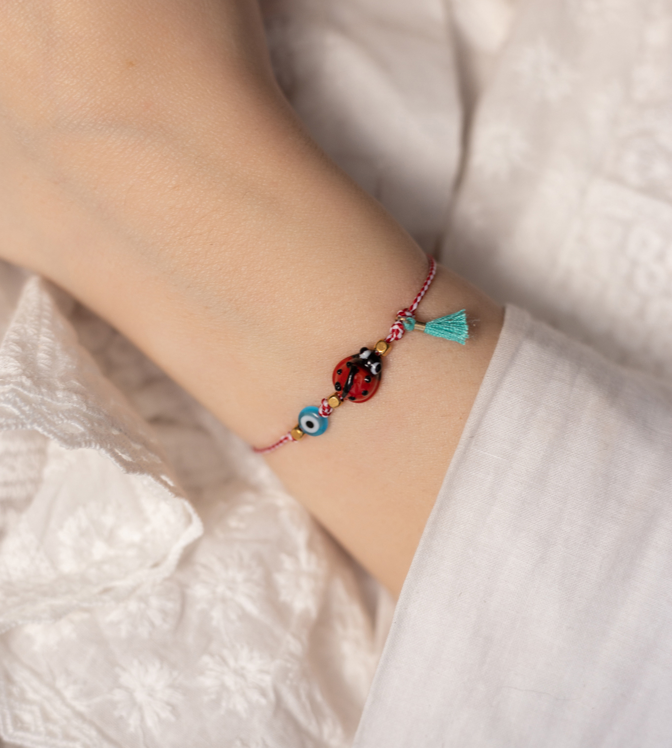 Βραχιόλι Μάρτης Πασχαλίτσα – Χειροποίητο Μαρτάκι