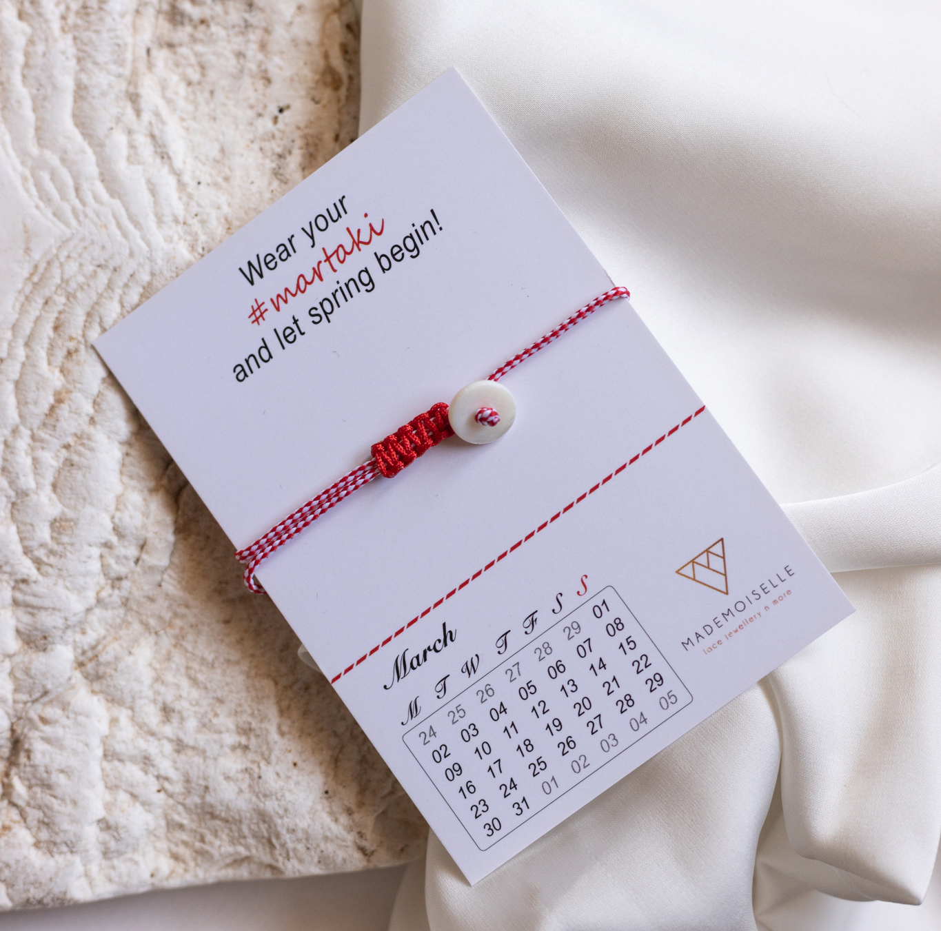 Βραχιόλι Μάρτης Κουμπί – Χειροποίητο Μαρτάκι