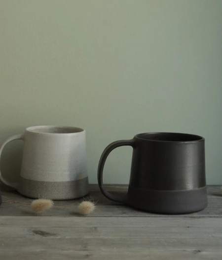 Two-colored mugs (approx. 400ml)