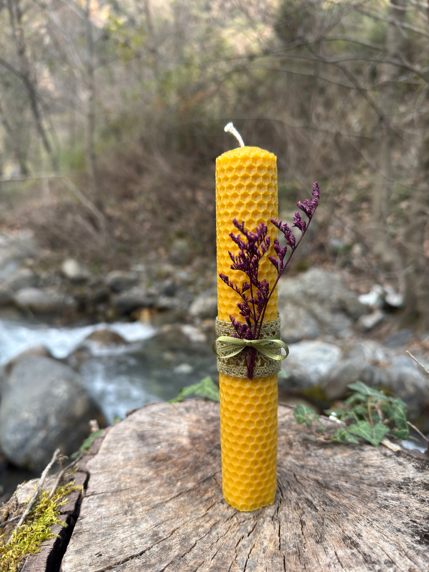 Λαμπάδα απο μελισσοκέρι