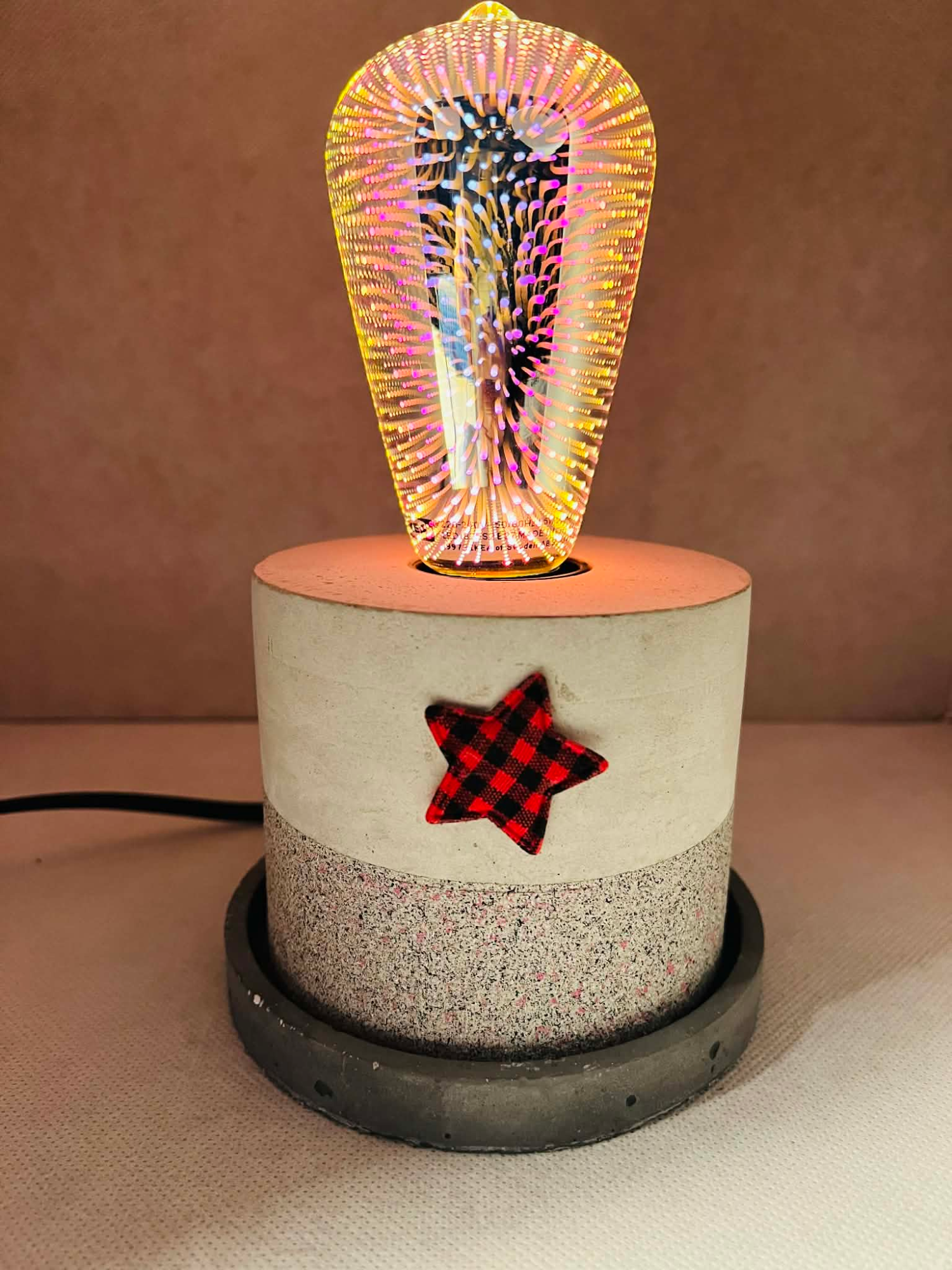 Επιτραπέζιο φωτιστικό