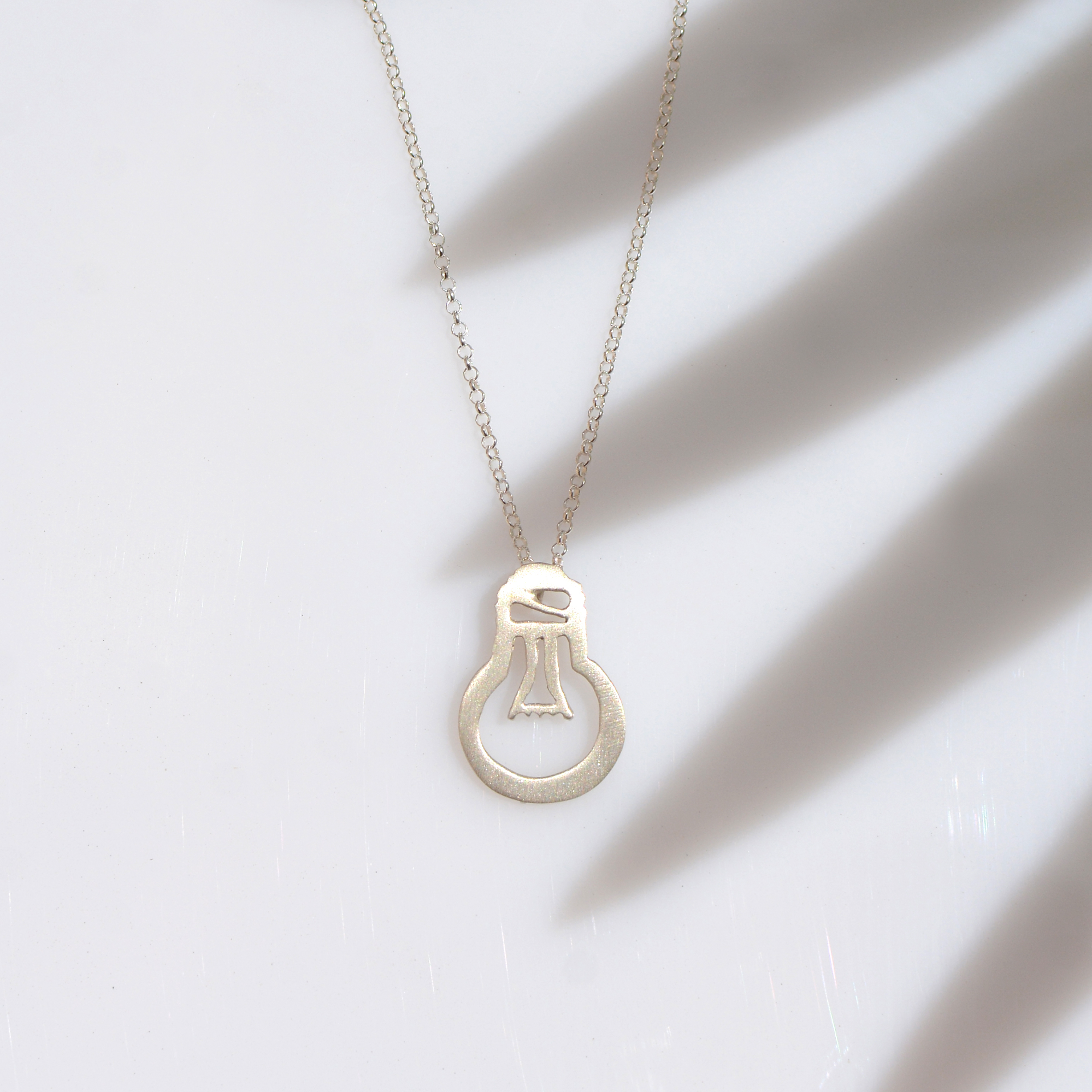 Κολιέ με Σχέδιο Λάμπας.