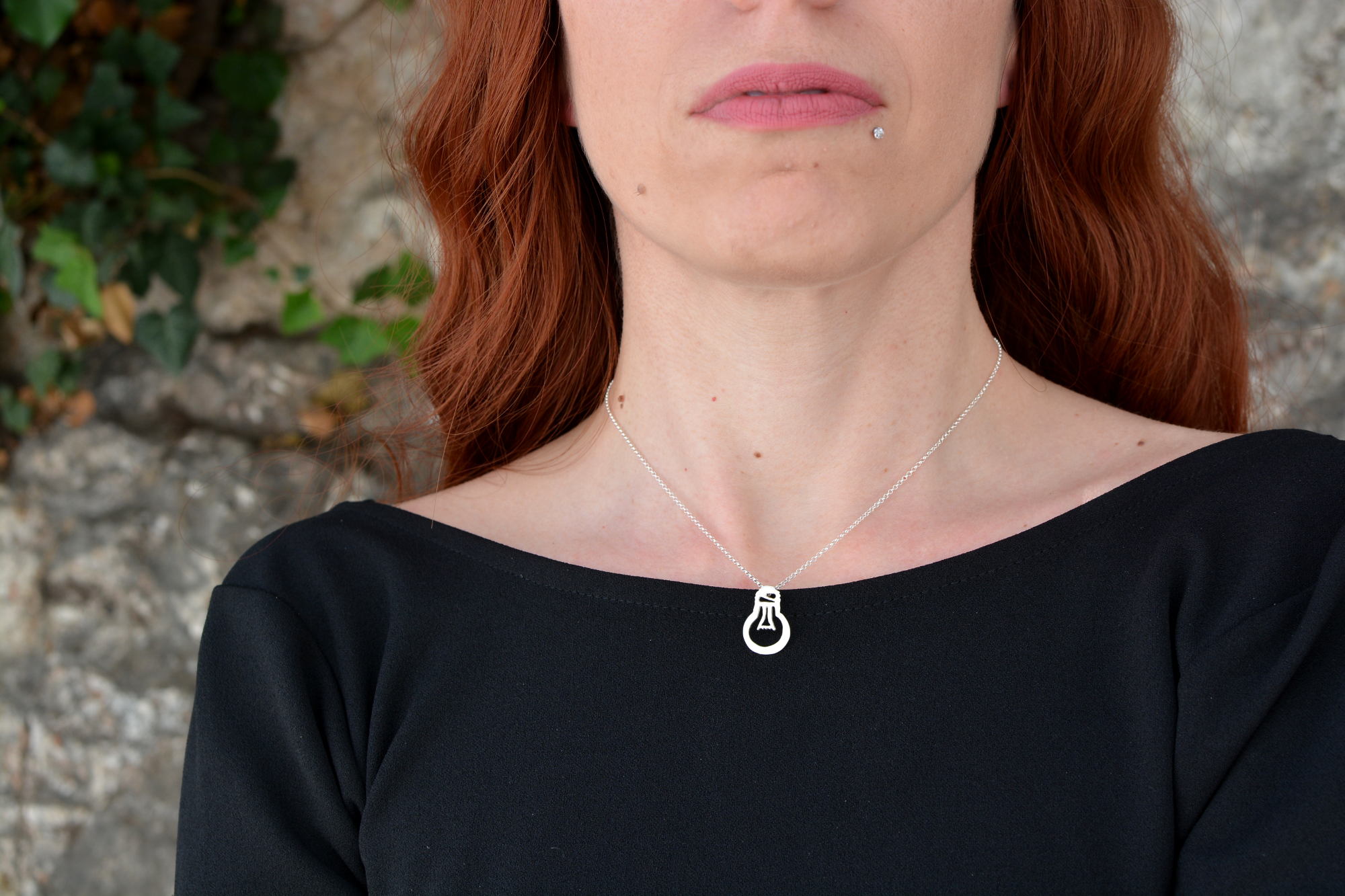 Κολιέ με Σχέδιο Λάμπας.