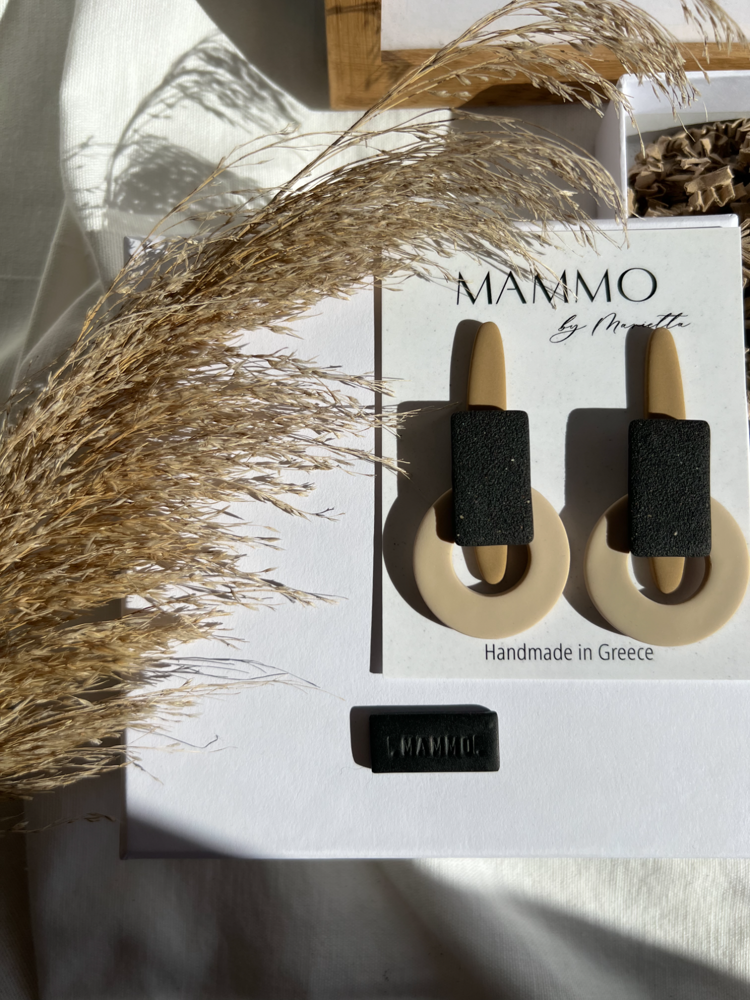 Caila, σε 3 σχέδια