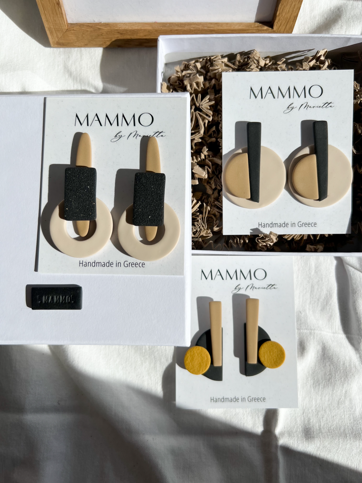 Caila, σε 3 σχέδια