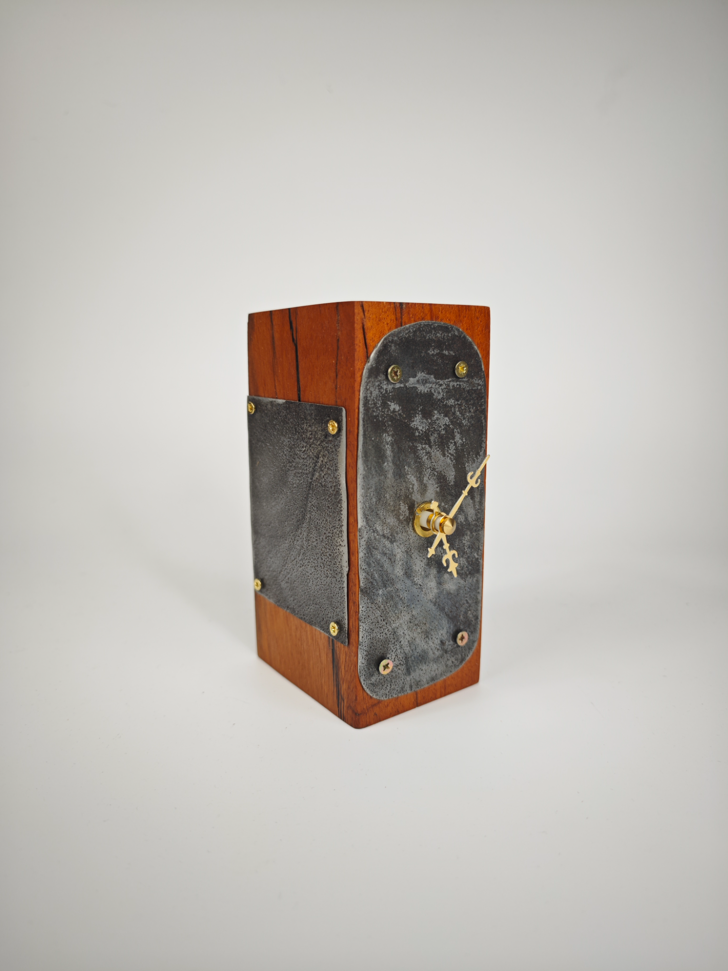 Επιτραπέζιο Industrial Ρολόϊ