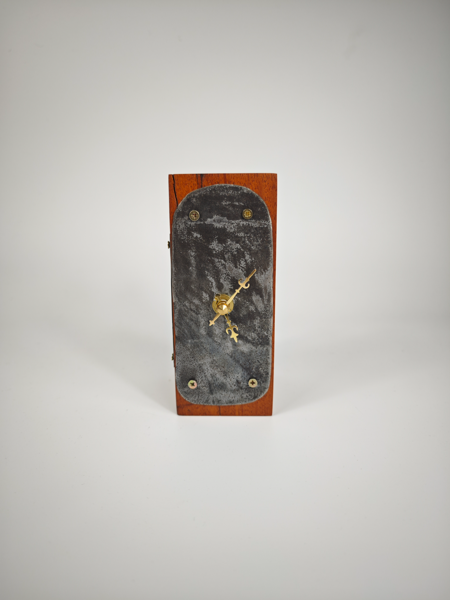 Επιτραπέζιο Industrial Ρολόϊ