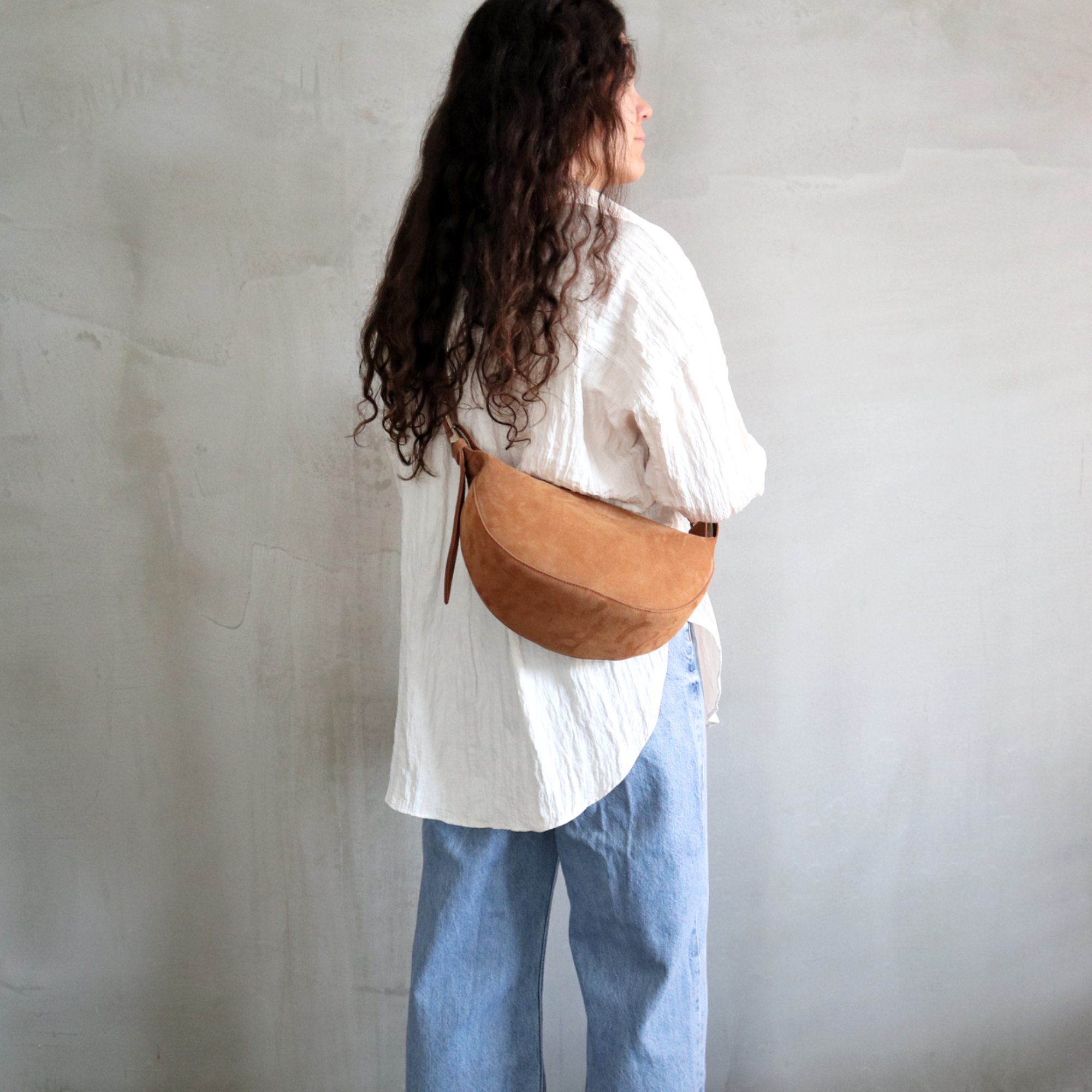 Maneken, Suede Leather Bag