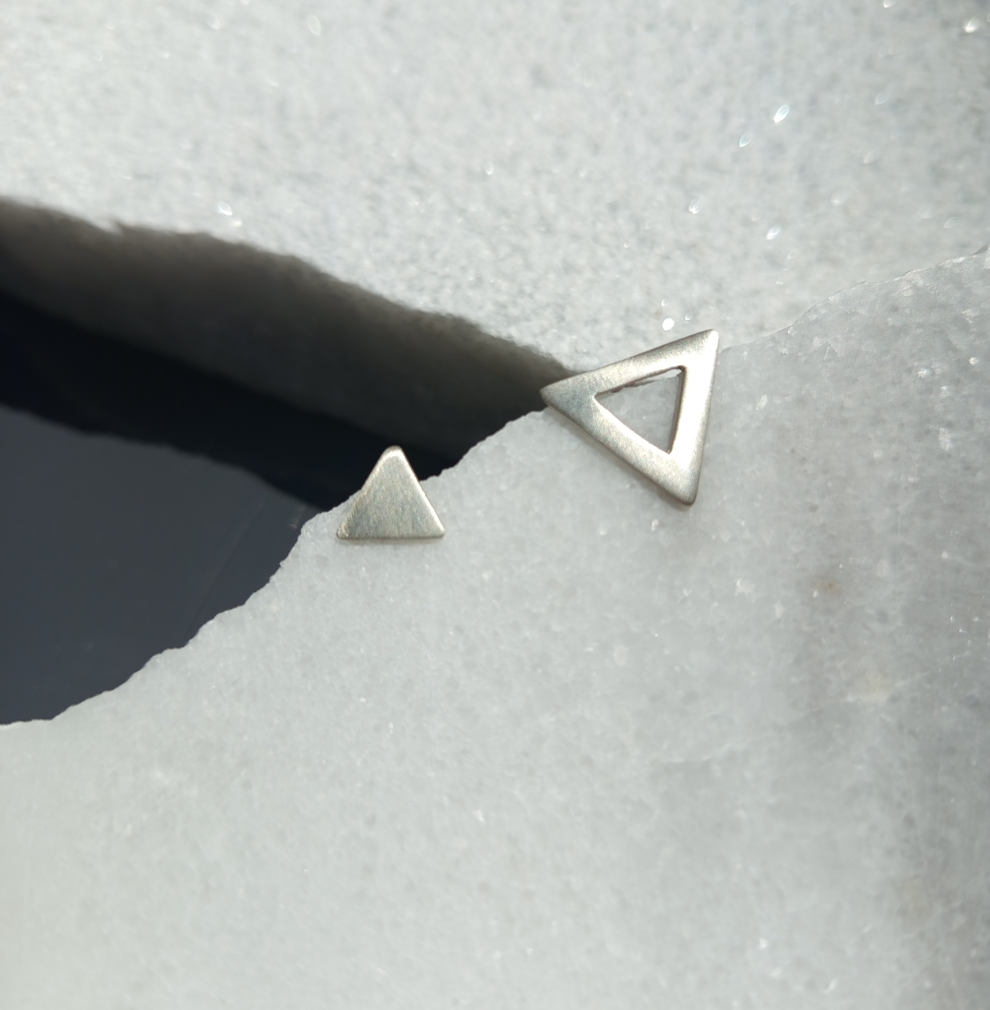 Σκουλαρίκια Τρίγωνα μικρό - μεγάλο.