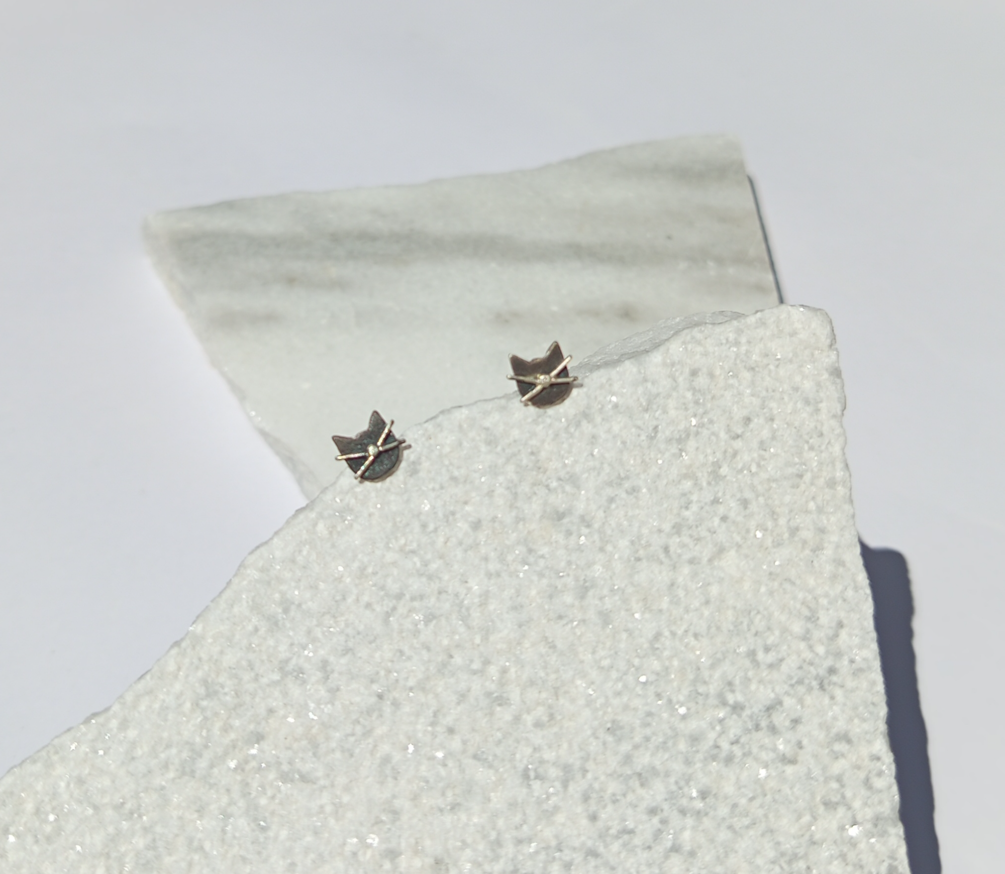 Καρφάκια Γατούλες.