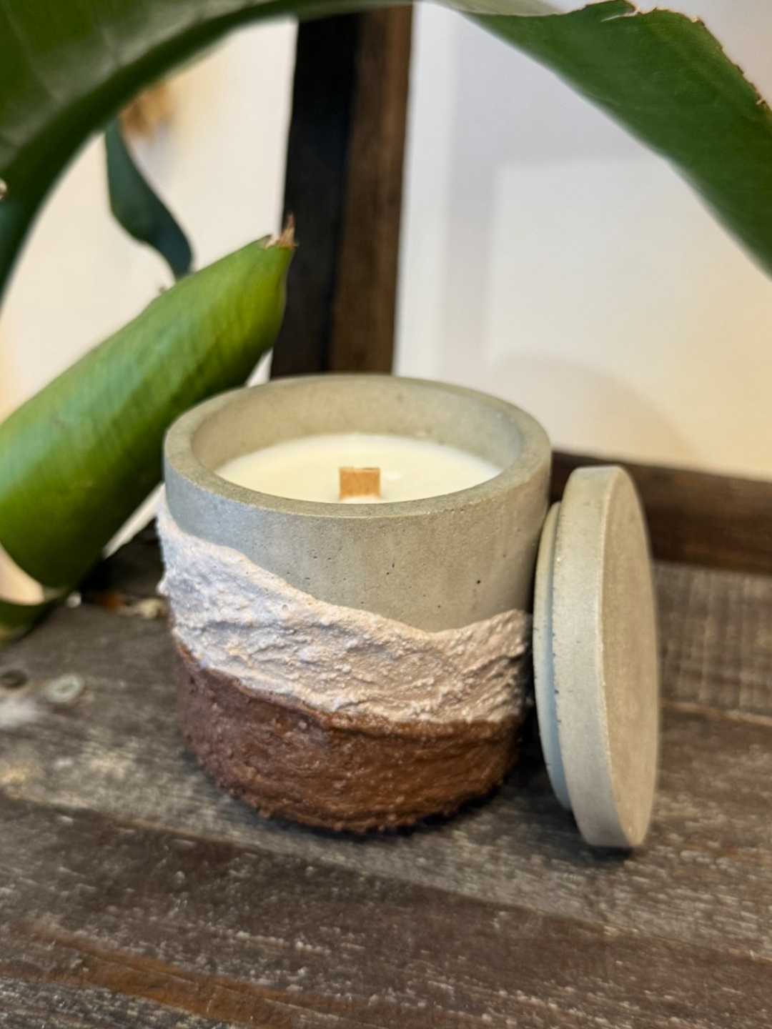Riki Earth Texture Brown Soy Candle