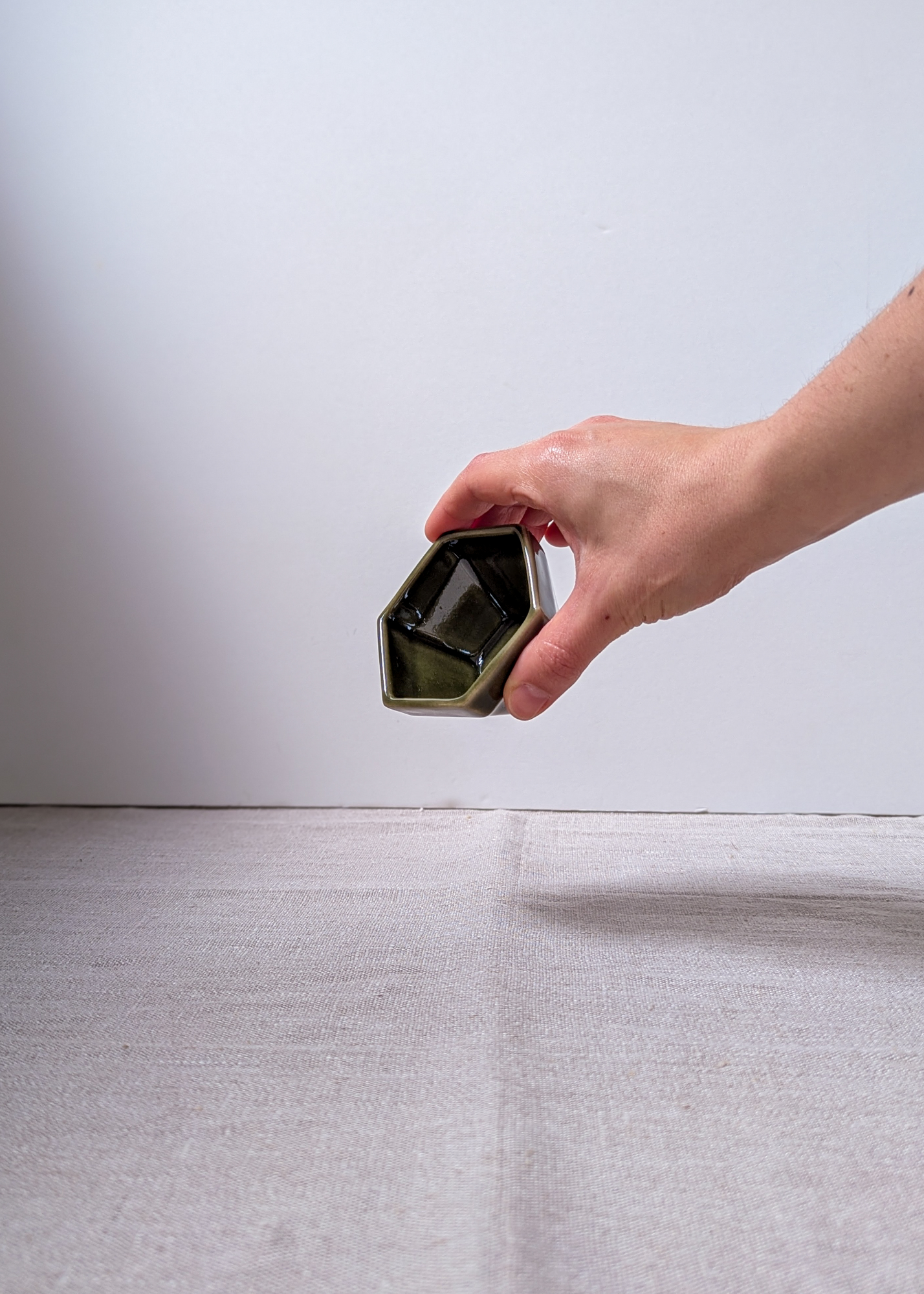 Hexagon sauce cup