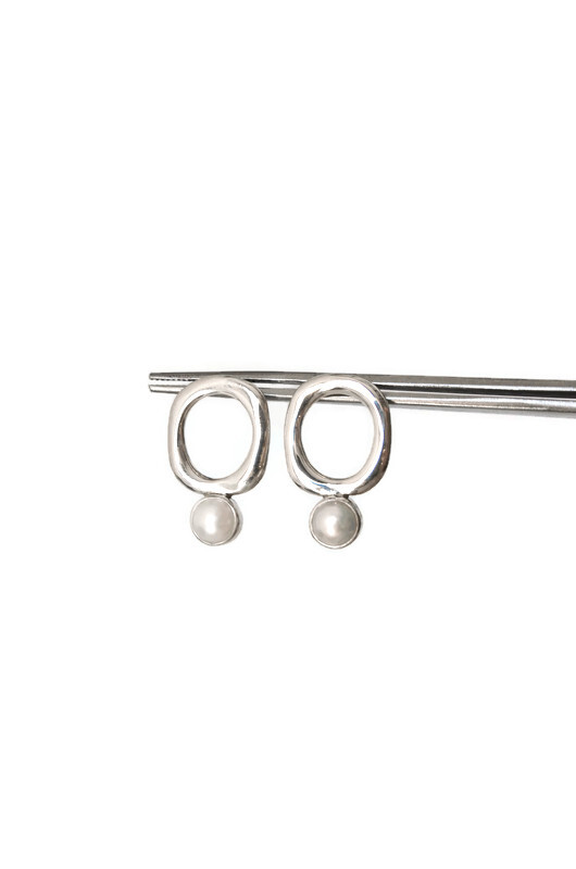 PEARL DROP earrings