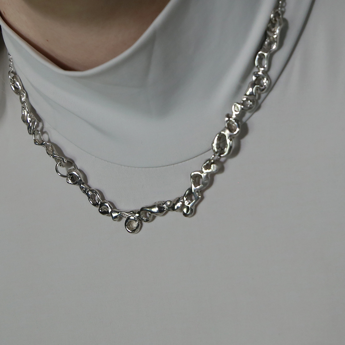 Iris necklace
