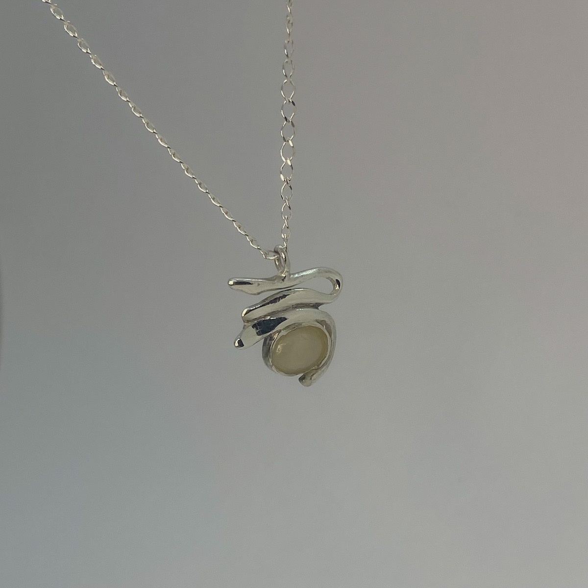 Gloriosa necklace