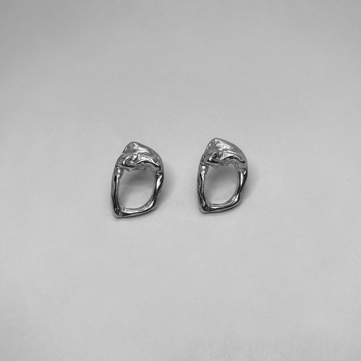 Sneik earrings
