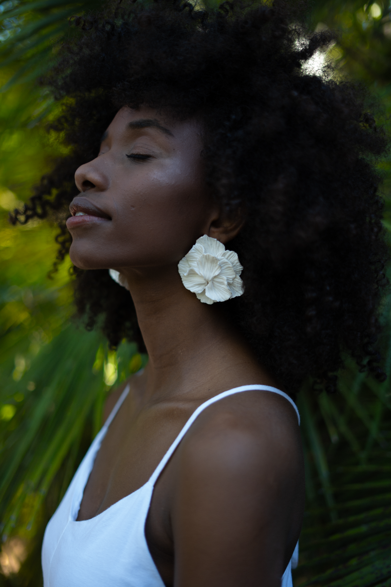 WHITE HIBISCUS EARRINGS