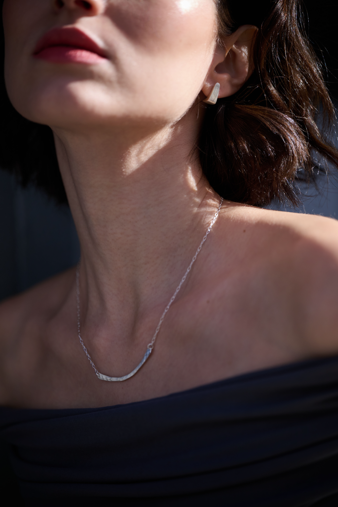 Hammered bar necklace