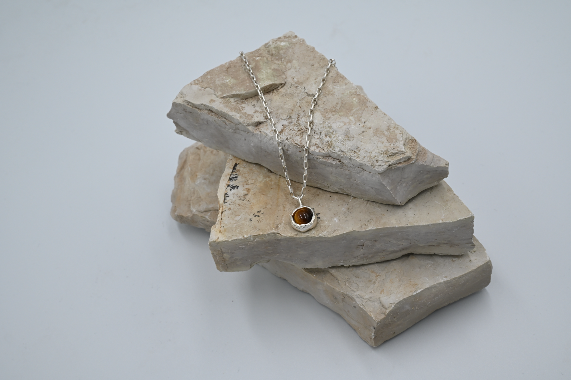 Stone neck / Necklace