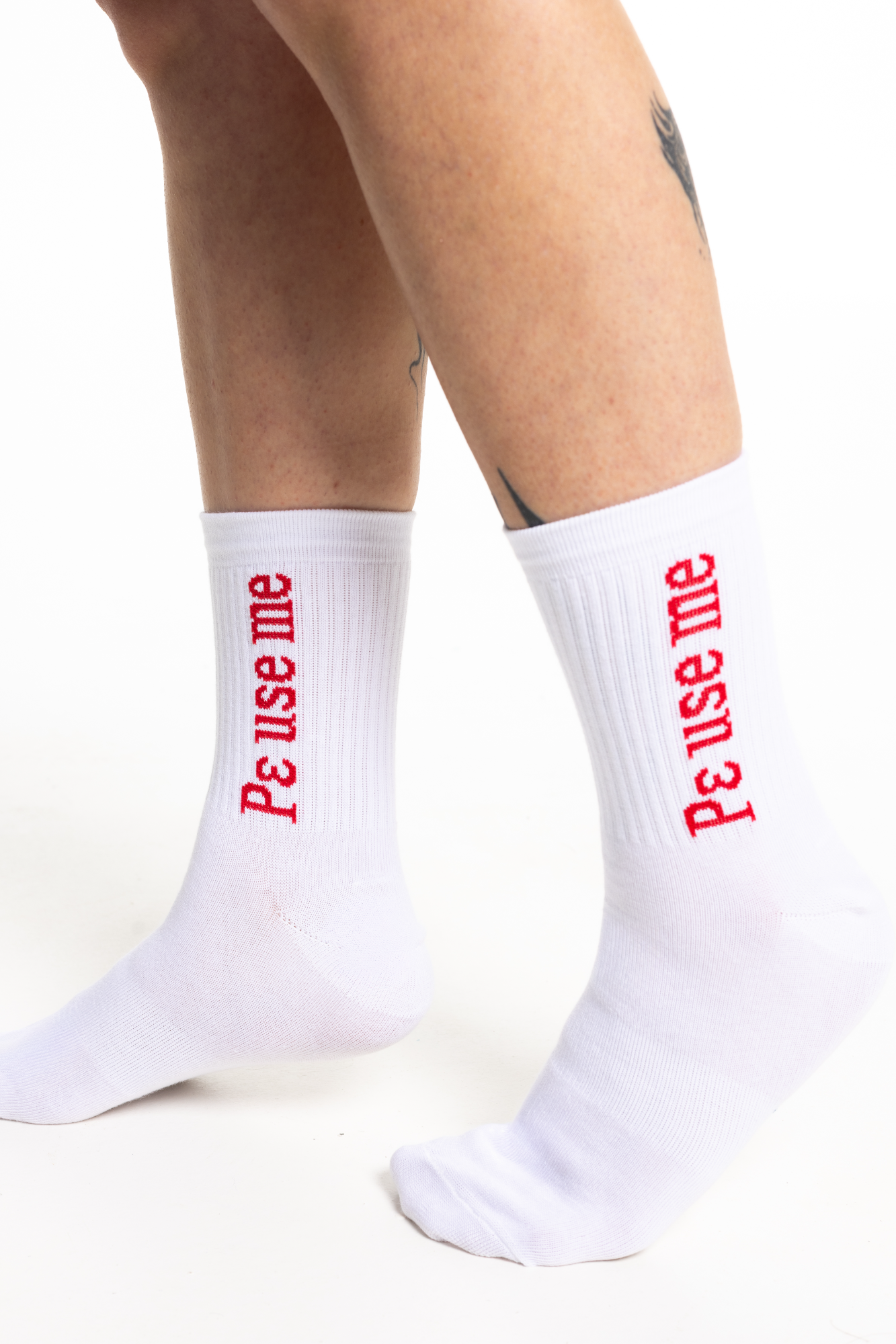 Ρε use me - Sock with Red Text