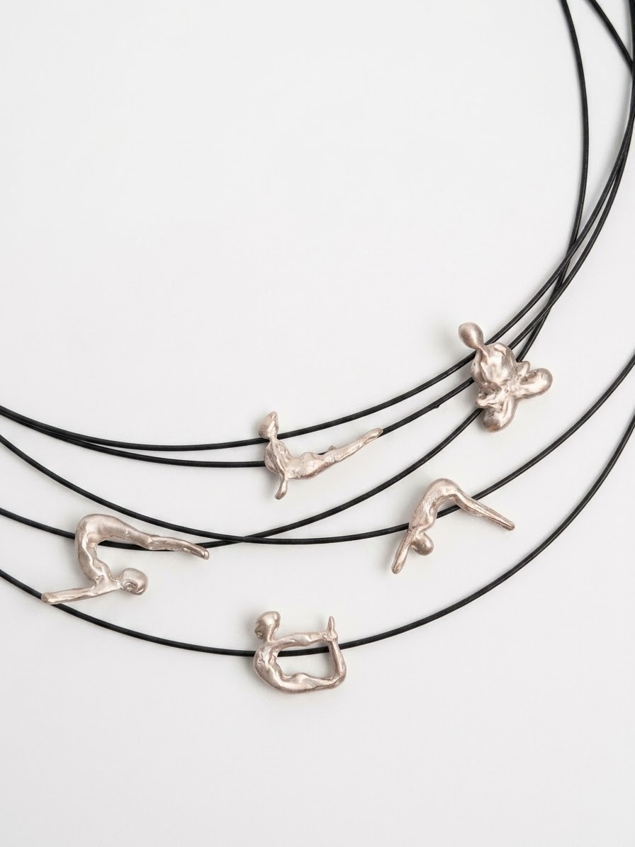 Yoga poses choker 