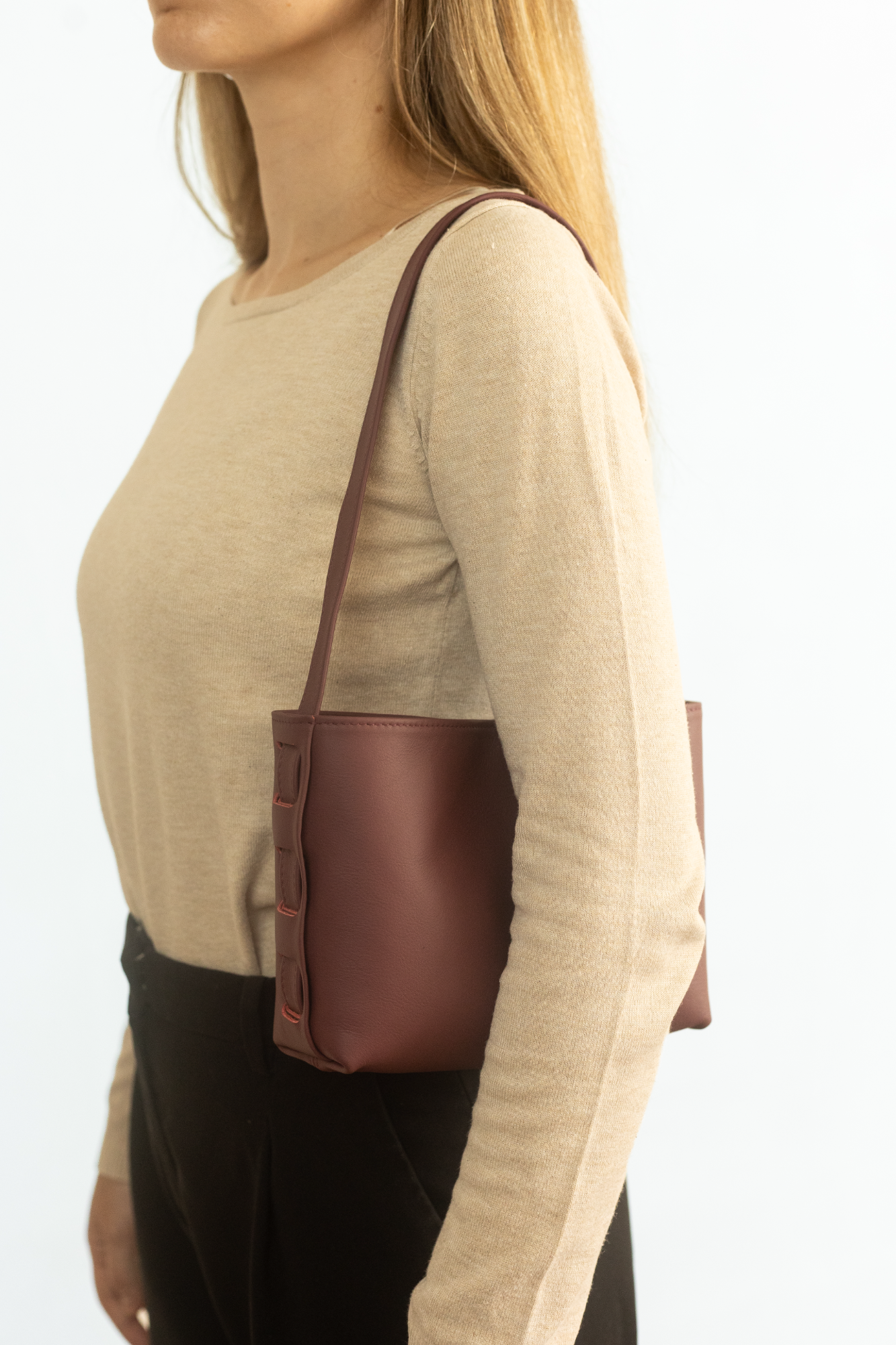 Zenia Shoulder Bag | Bordeaux Nappa Leather