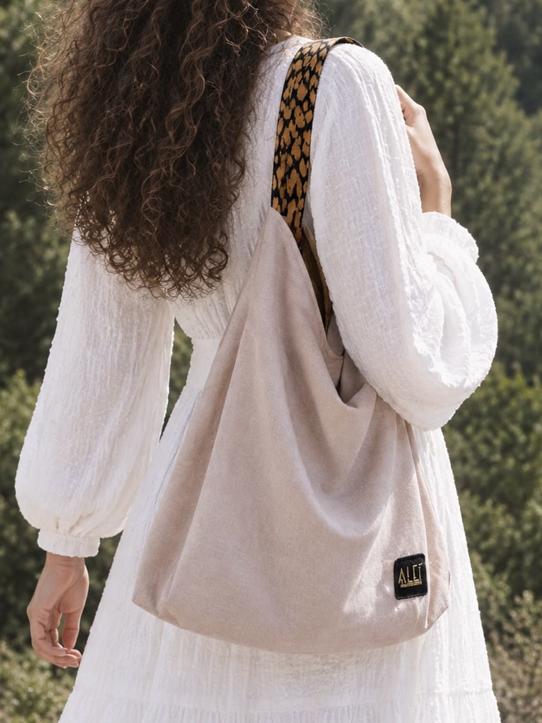 The Square Tote in Nude Beige 