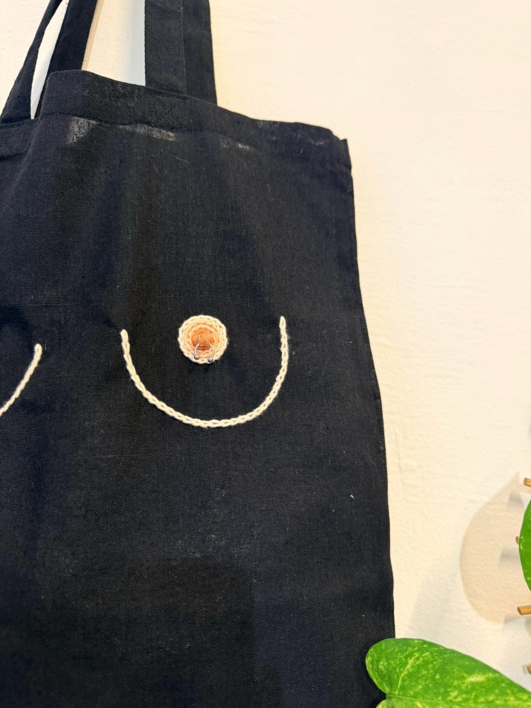 Bra Free Tote Bag Black