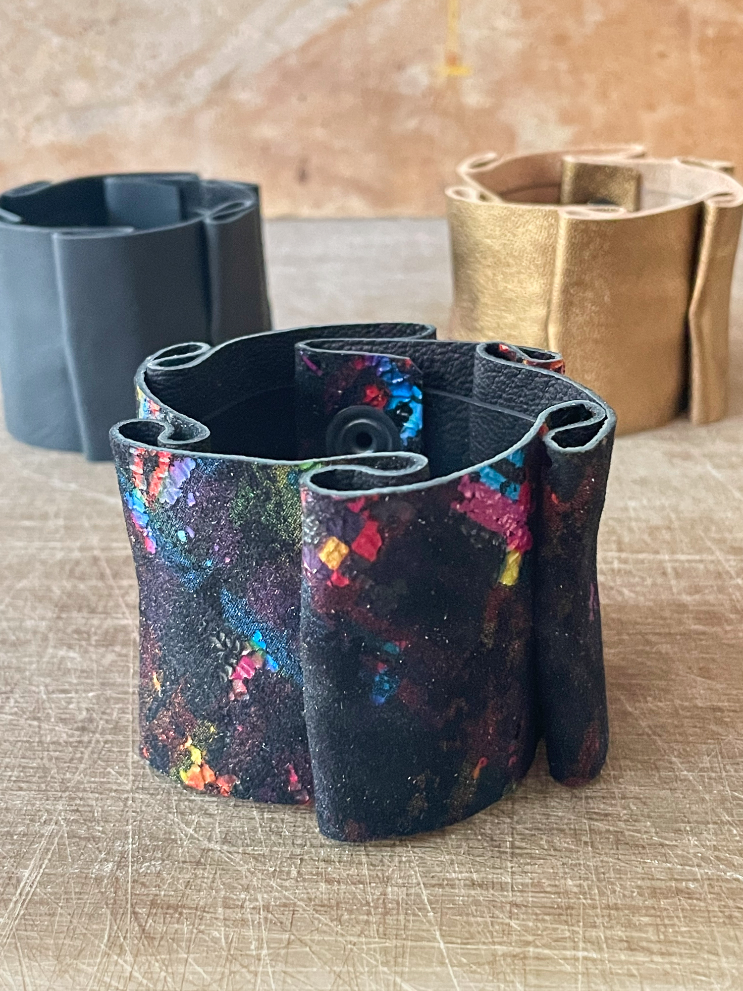 Δερμάτινο Βραχιόλι -  Leather &#39;Meander&#39; Cuff 