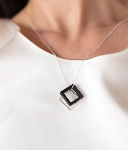 Geometric square short necklace