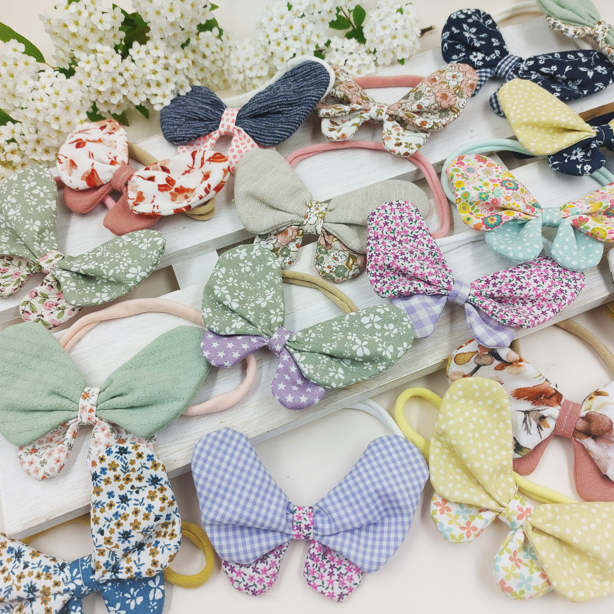 ΚΟΡΔΕΛΑ ΜΑΛΛΙΩΝ ΜΕ ΦΙΟΓΚΟ Πεταλουδένιο
