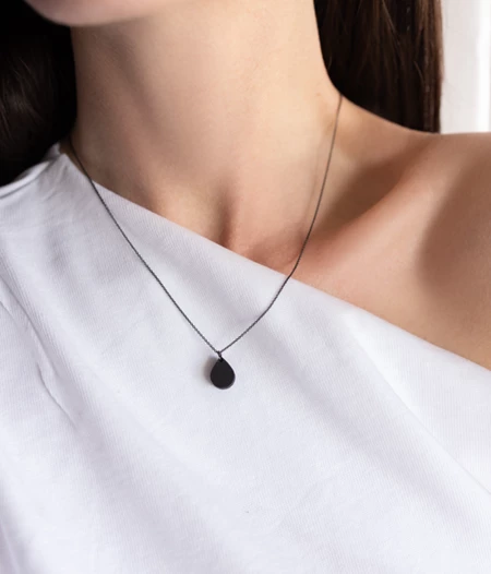 Tiny black drop short necklace