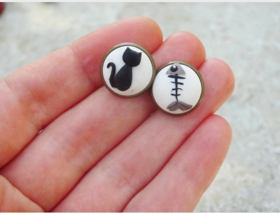 Paw and fish bone earrings 