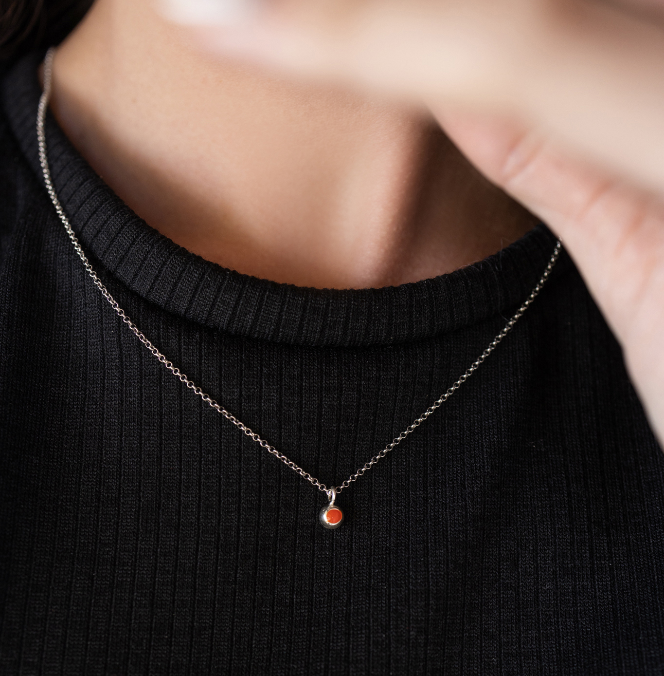 Necklace complement, with enamel