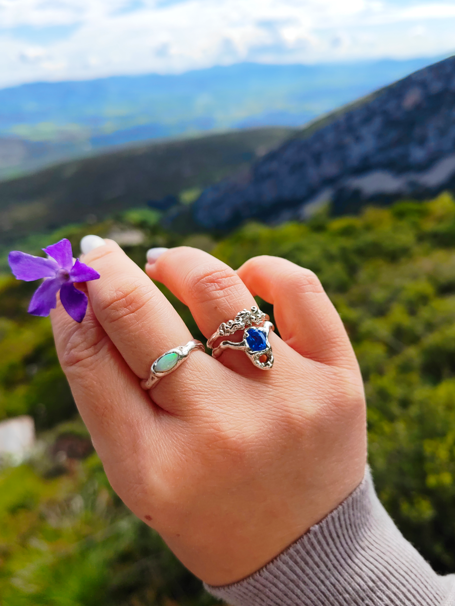 Melted wishbone ring