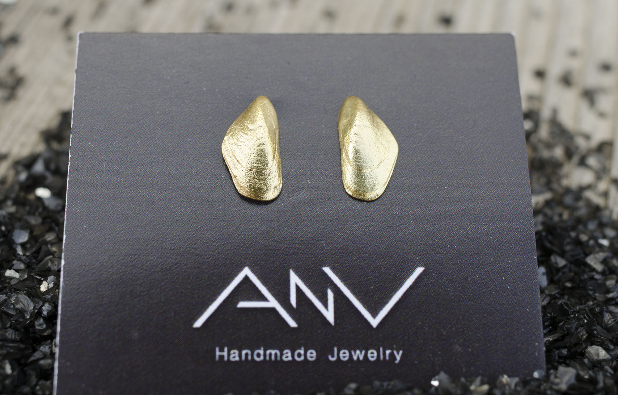 Tiny mussel earrings