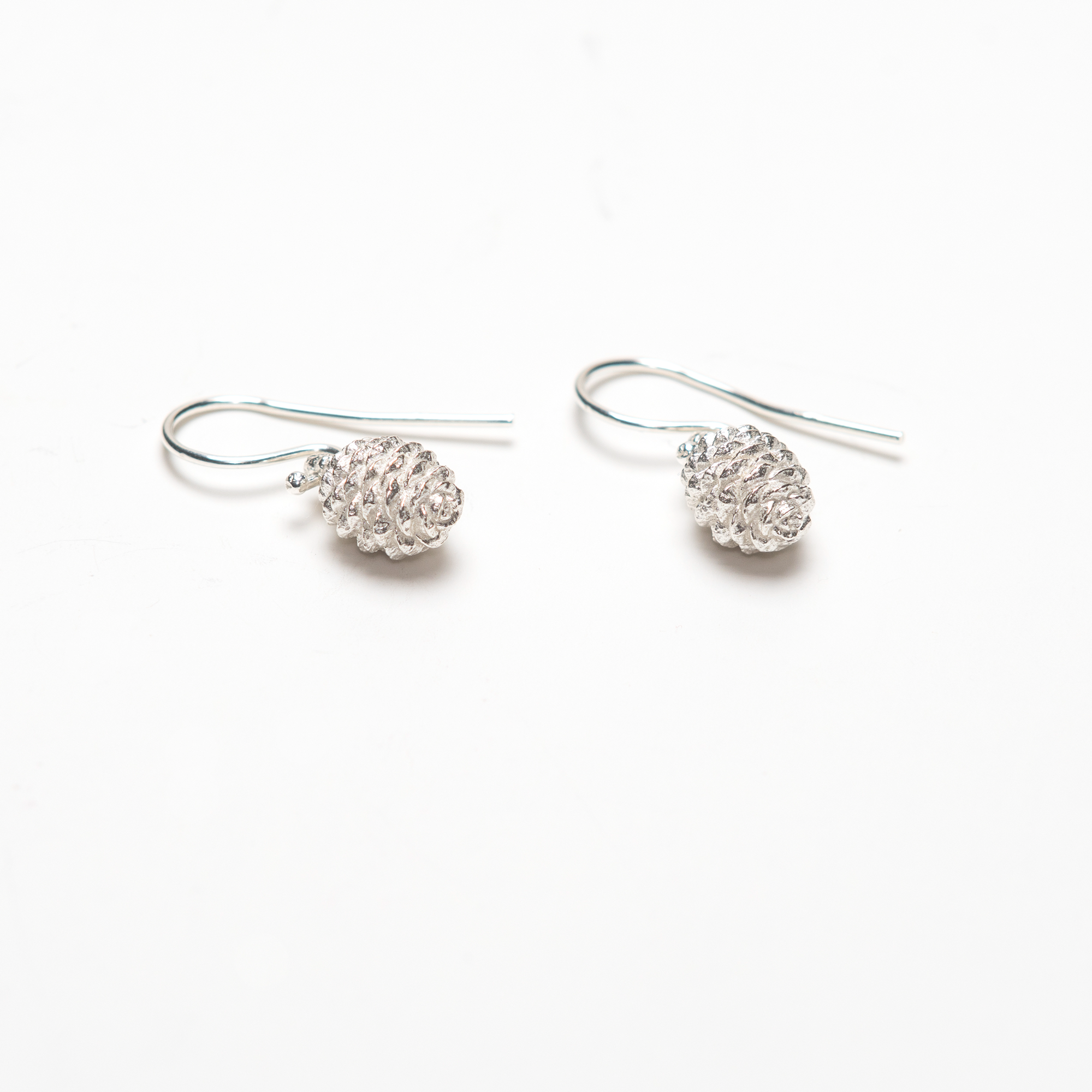 Ασημένια σκουλαρίκια κουκουνάρι