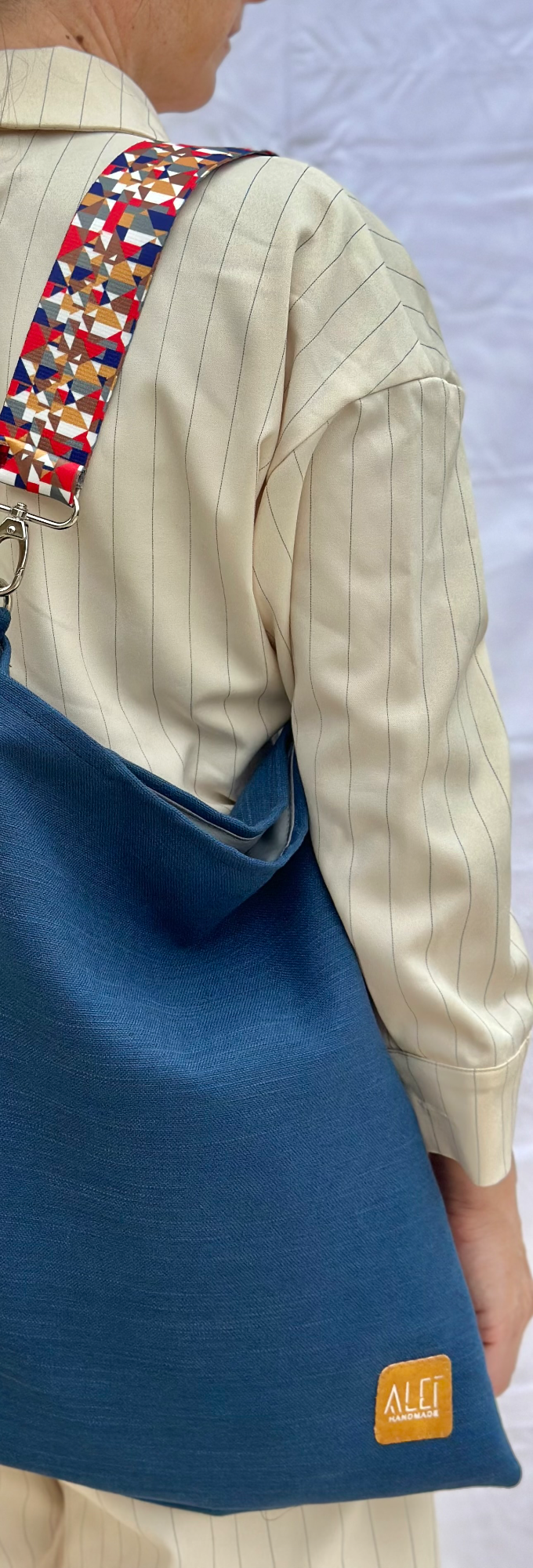 The city shoulder bag in Blue!