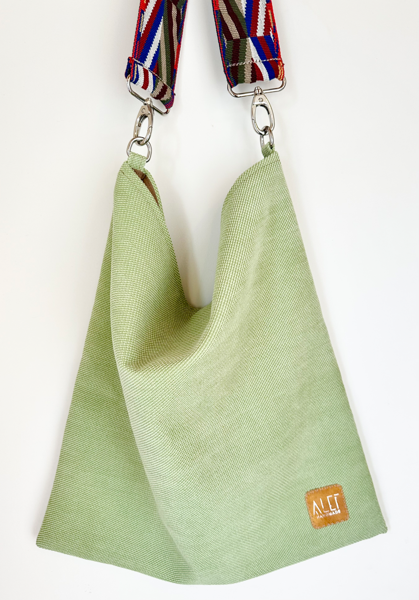 The city shoulder bag in pistachio!