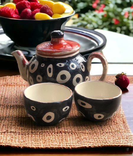 set black-red teapot