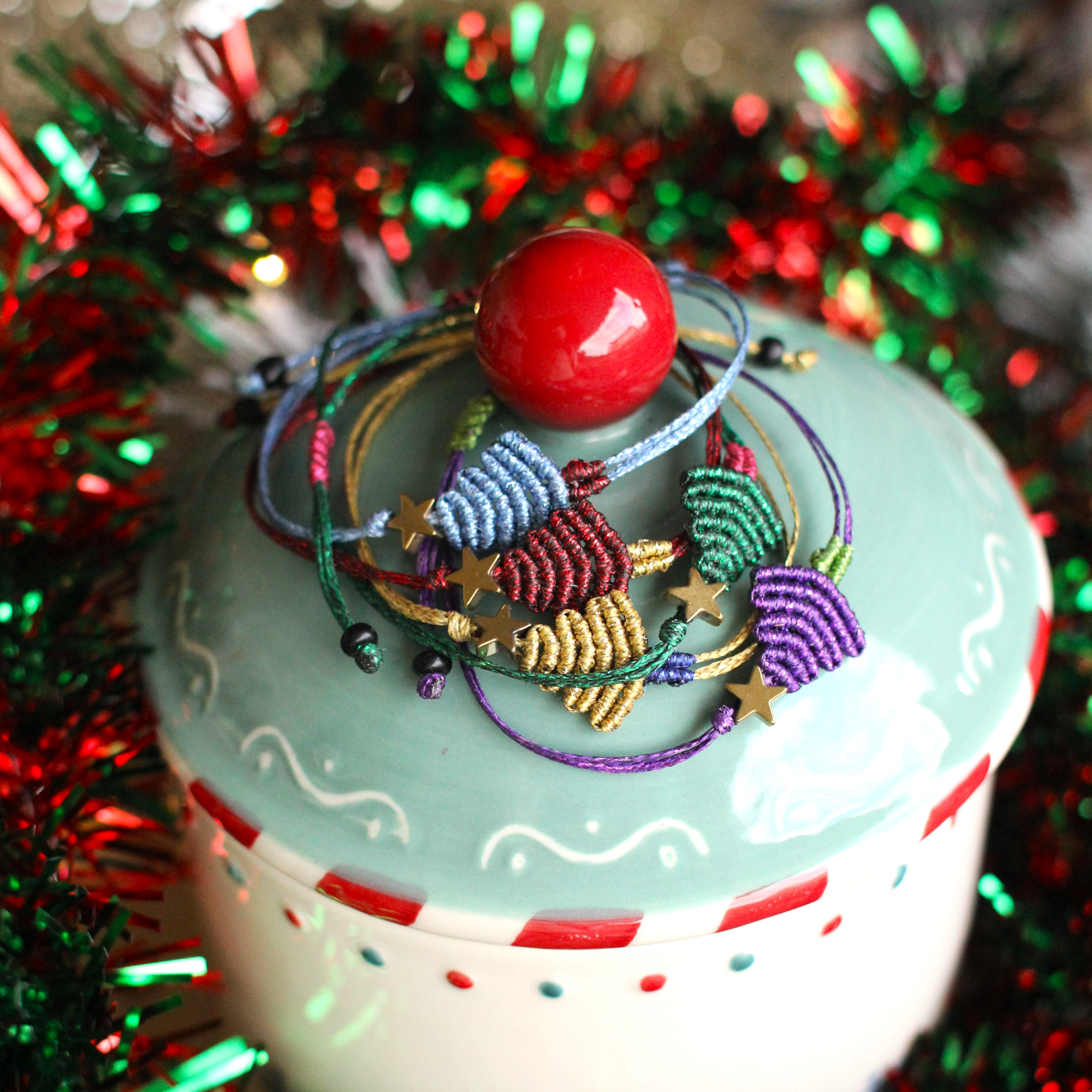 Oh Christmas Tree, Βραχιόλι