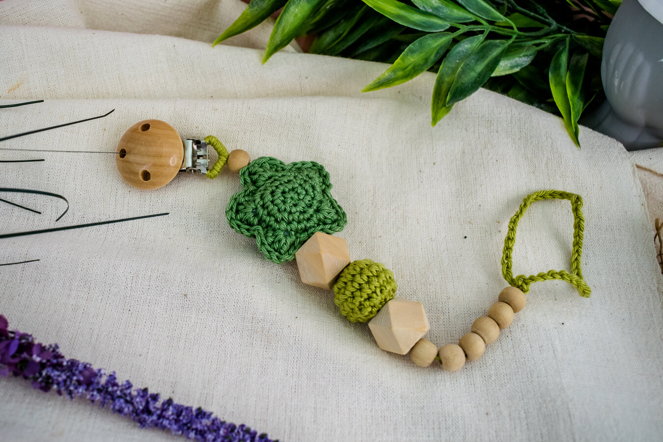 Pacifier clip "Flower"