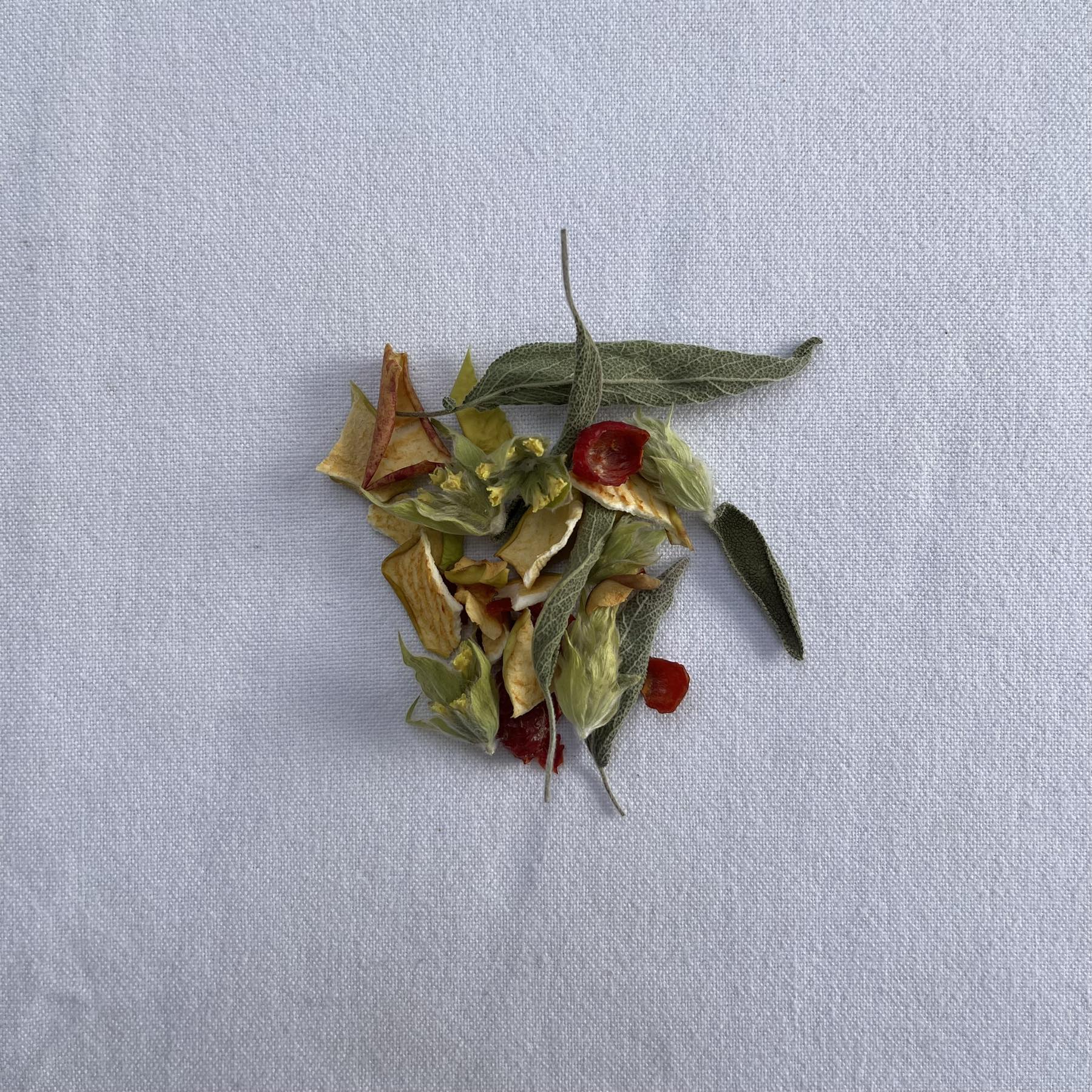 The Wolf Blend Μίγμα Βοτάνων (Τσάι βουνού, Φασκόμηλο, Κυνόροδο, Φιρίκι) 30γρ.